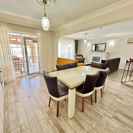 Defne 3 Oeluedeniz Private Pool 费特希耶